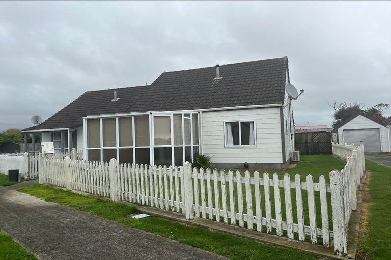 Photo of property in 3 Waimarie Park, Levin, 5510