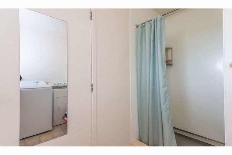 Photo of property in 63 Konini Road, Titirangi, Auckland, 0604