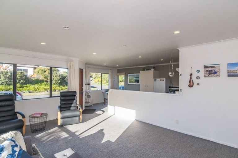 Photo of property in 121 Queens Road, Waikanae Beach, Waikanae, 5036