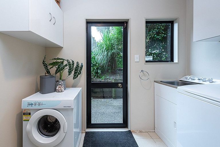 Photo of property in 2/73a Park Rise, Campbells Bay, Auckland, 0630