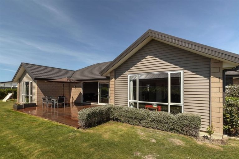 Photo of property in 14 Chestnut Place, Rangiora, 7400
