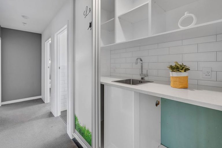 Photo of property in 1/109 Target Road, Totara Vale, Auckland, 0629