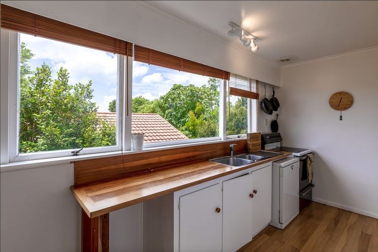 Photo of property in 40 Gill Avenue, Te Atatu Peninsula, Auckland, 0610