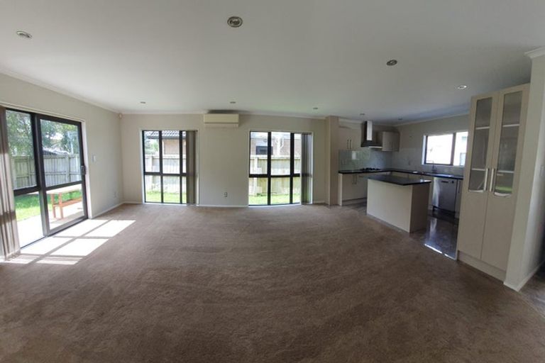 Photo of property in 813 Te Atatu Road, Te Atatu Peninsula, Auckland, 0610