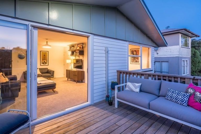 Photo of property in 7 Pauline Way, Paparangi, Wellington, 6037