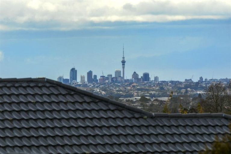 Photo of property in 45 Fleetwood Drive, Henderson, Auckland, 0612