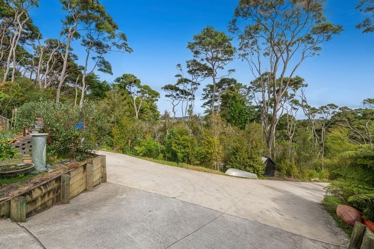 Photo of property in 12 Chenery Road, Red Beach, 0932