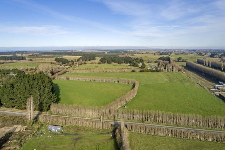 Photo of property in 10 Jelfs Road, Woodend Beach, Woodend, 7691