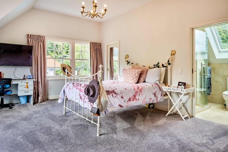 Photo of property in 60 Cheviot Road, Lowry Bay, Lower Hutt, 5013