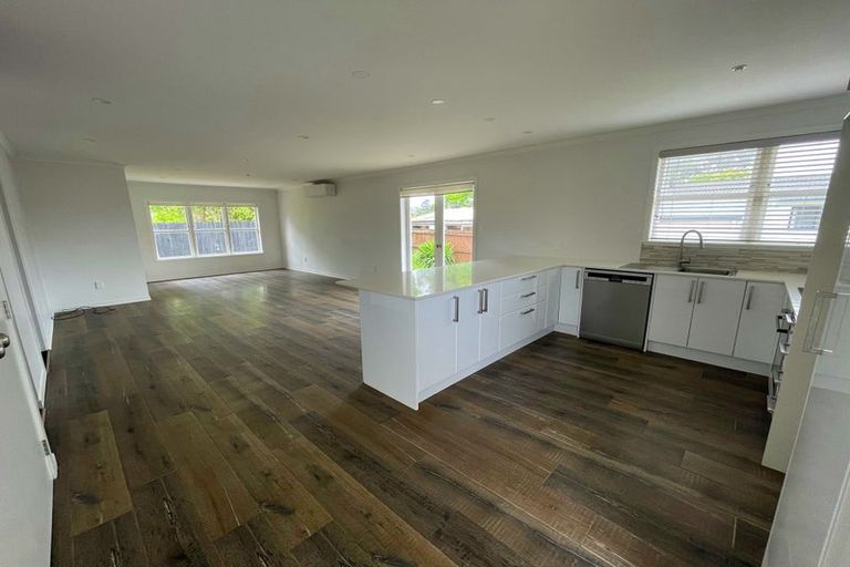 Photo of property in 84 Universal Drive, Henderson, Auckland, 0610