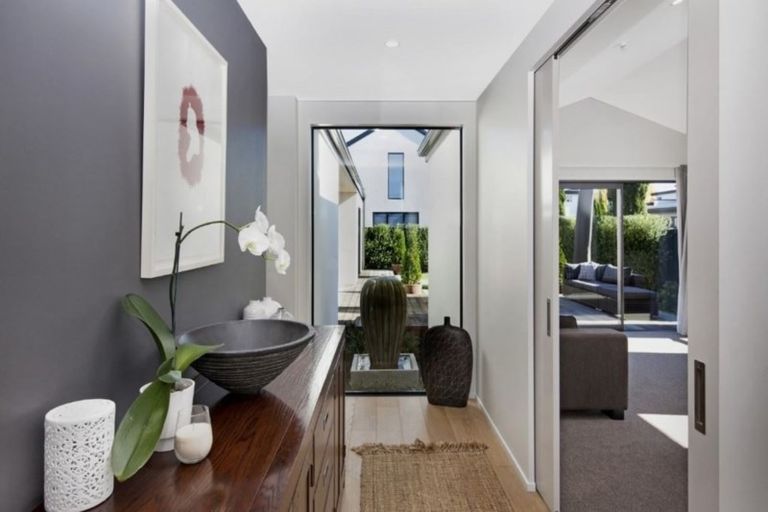 Photo of property in 155 Ilam Road, Ilam, Christchurch, 8041