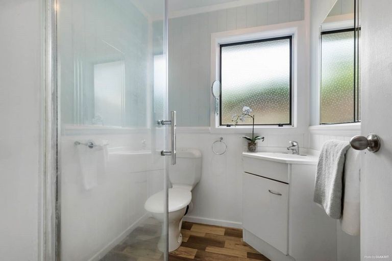 Photo of property in 18 Contessa Drive, Glenfield, Auckland, 0629