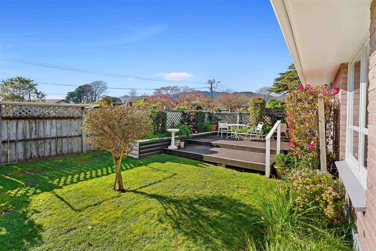 Photo of property in 2 Leybourne Avenue, Waikanae, 5036