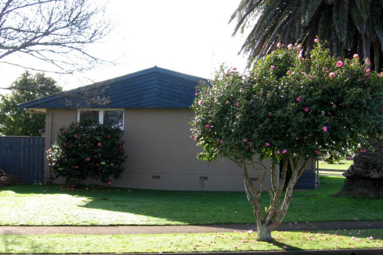 Photo of property in 6 Wincanton Place, Awapuni, Palmerston North, 4412