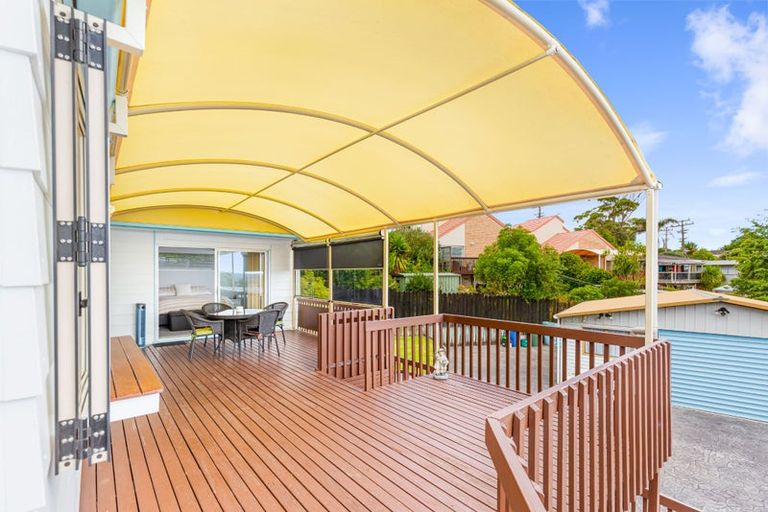 Photo of property in 26 Longreach Drive, Sunnyvale, Auckland, 0612