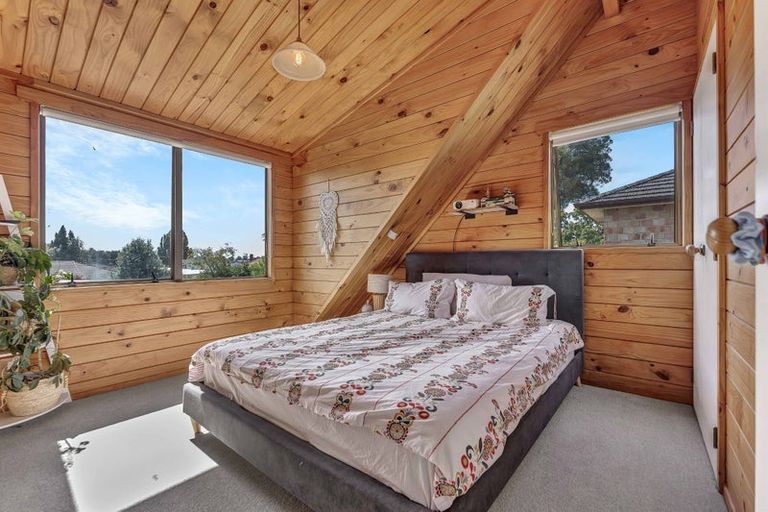 Photo of property in 2/7 Mccall Place, Opaheke, Papakura, 2113