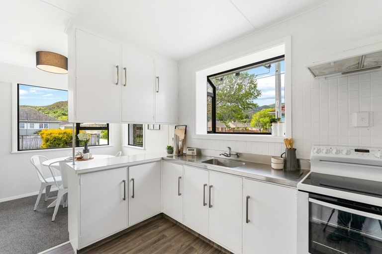 Photo of property in 59 Chapman Crescent, Naenae, Lower Hutt, 5011