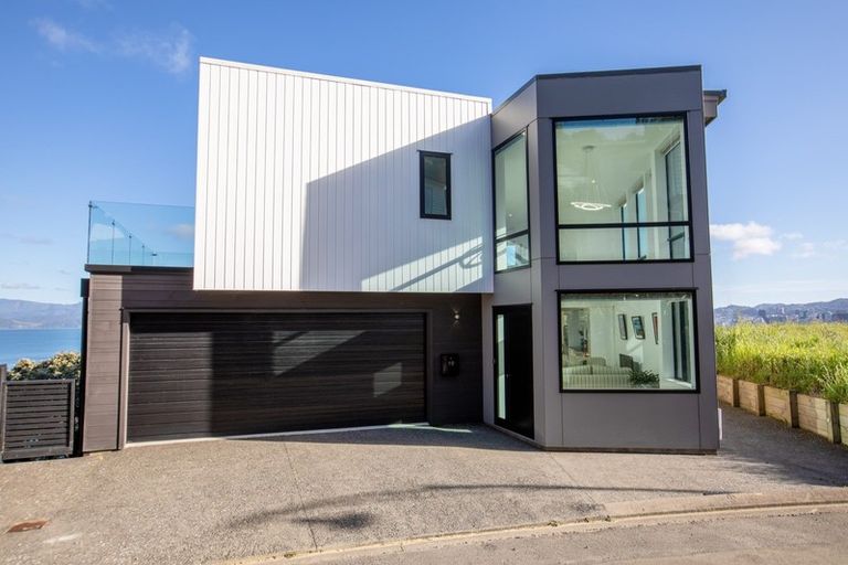 Photo of property in 10 Satchell Way, Kaiwharawhara, Wellington, 6035