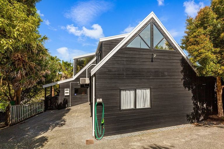 Photo of property in 1/20 Reynolds Place, Torbay, Auckland, 0630