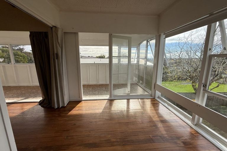 Photo of property in 12 Mason Street, New Lynn, Auckland, 0600