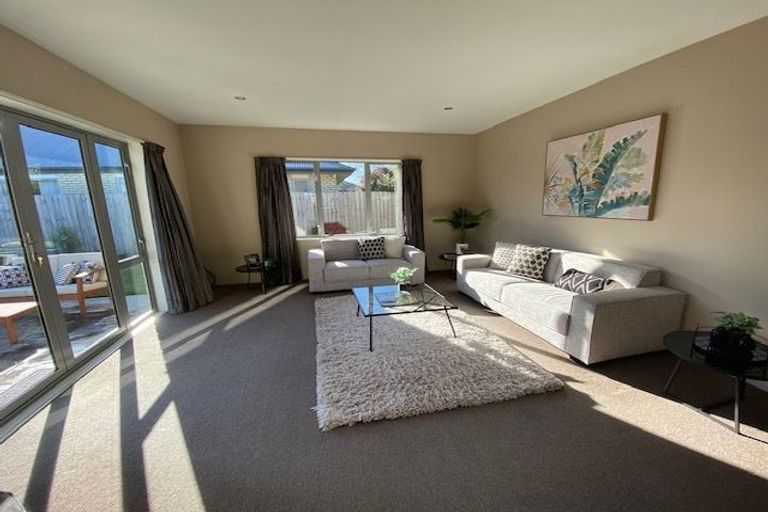 Photo of property in 15 Pukeko Place, Rangiora, 7400