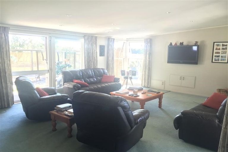 Photo of property in 16 Saint Georges Road, Karamu, Hastings, 4172