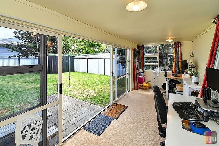 Photo of property in 14 Hadley Wood Drive, Wattle Downs, Auckland, 2103