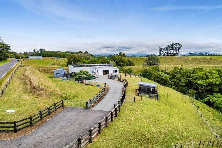 Photo of property in 242 Henwood Road, Paraite, New Plymouth, 4372
