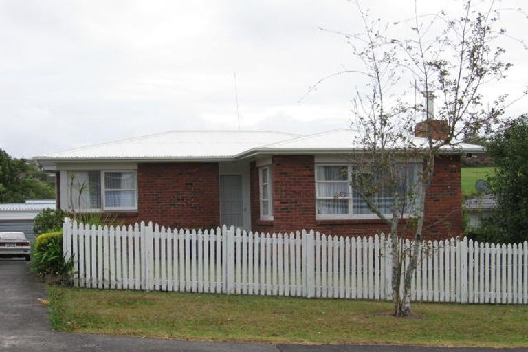 Photo of property in 20 Kirby Street, Glendene, Auckland, 0602