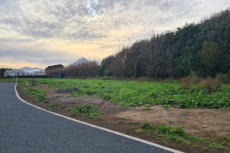 Photo of property in 81 Whitcombe Road, Opunake, 4616