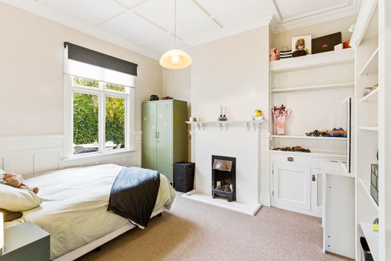 Photo of property in 139 Eglinton Road, Mornington, Dunedin, 9011