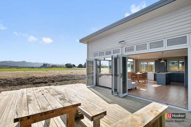 Photo of property in 44 Reel Road, Waihi Beach, 3611