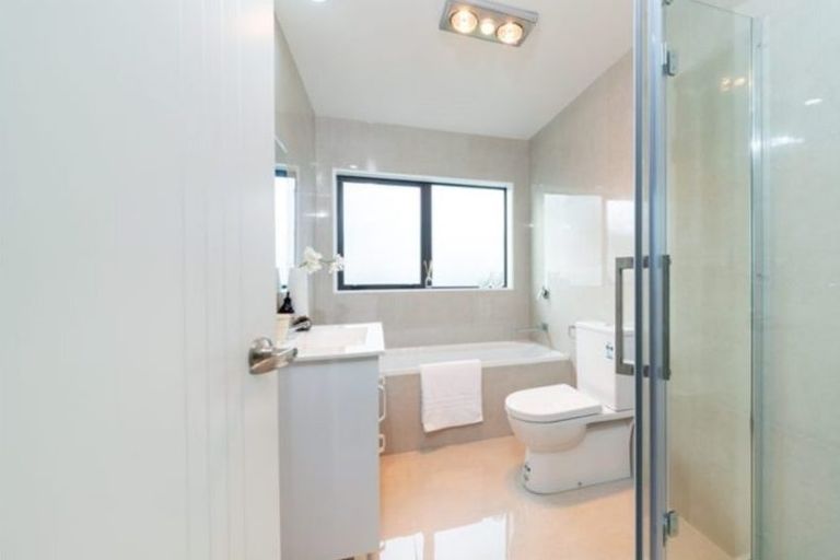 Photo of property in 22a Kamara Road, Glen Eden, Auckland, 0602