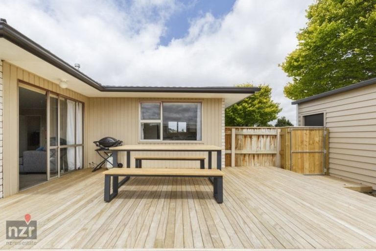 Photo of property in 23a John F Kennedy Drive, Milson, Palmerston North, 4414