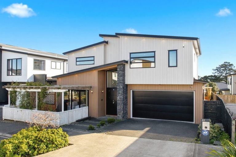 Photo of property in 20 Riroriro Road, Hobsonville, Auckland, 0616