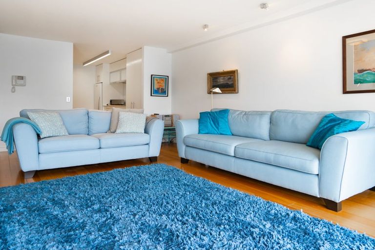 Photo of property in Aqua, 7/74 Oriental Parade, Oriental Bay, Wellington, 6011