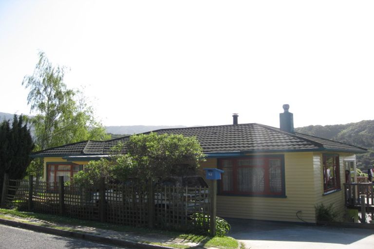 Photo of property in 92 Milton Terrace, Picton, 7220