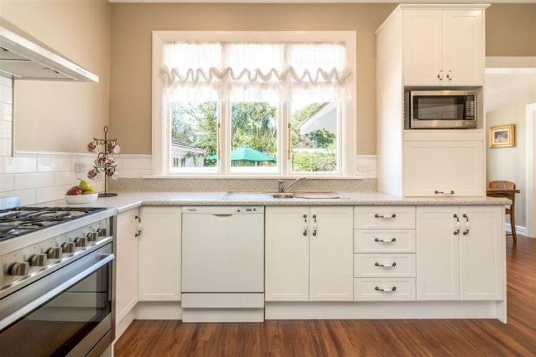 Photo of property in 20 Roa Road, Fendalton, Christchurch, 8041