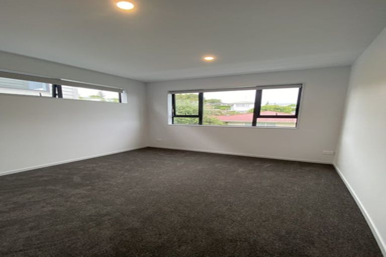 Photo of property in 32d Potter Avenue, Northcote, Auckland, 0627