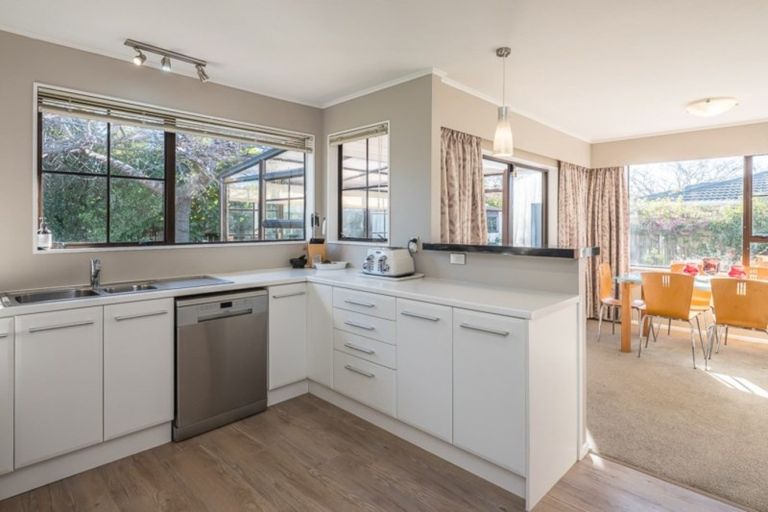 Photo of property in 20 Awanui Drive, Waikanae, 5036