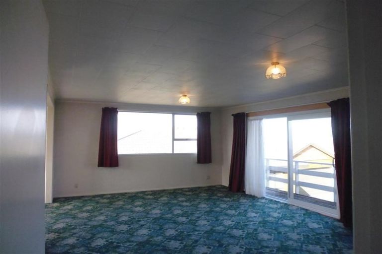 Photo of property in 6 Banksia Grove, Maungaraki, Lower Hutt, 5010