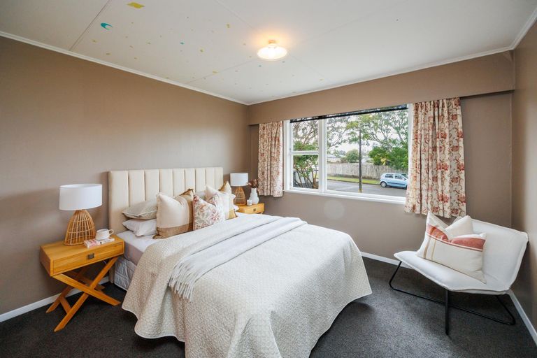 Photo of property in 4 Ellesmere Crescent, Highbury, Palmerston North, 4412