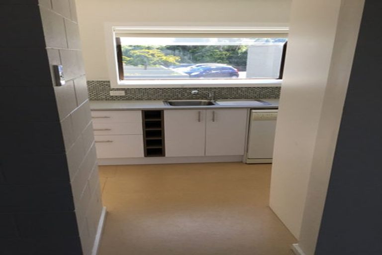 Photo of property in Lynbrae Court Flats, 19/4 Dr Taylor Terrace, Johnsonville, Wellington, 6037