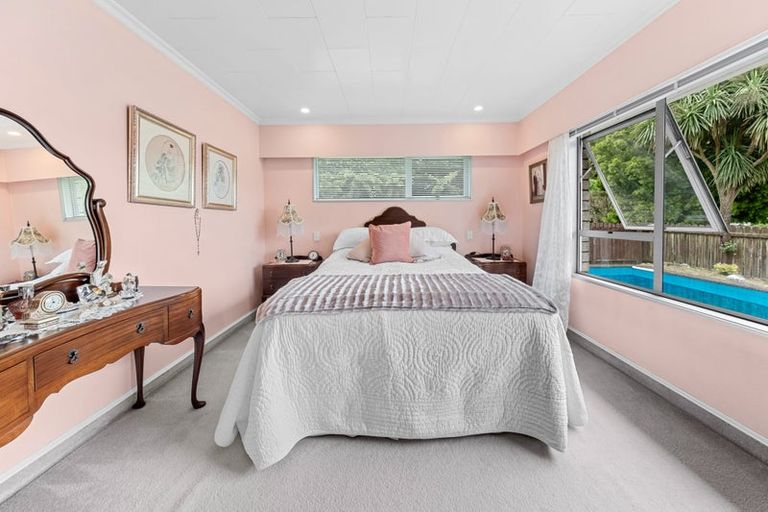 Photo of property in 1 Ngahere Street, Inglewood, 4330