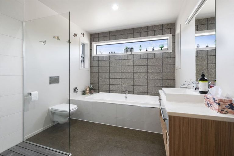 Photo of property in 5 Laurent Way, Ohau, Levin, 5570