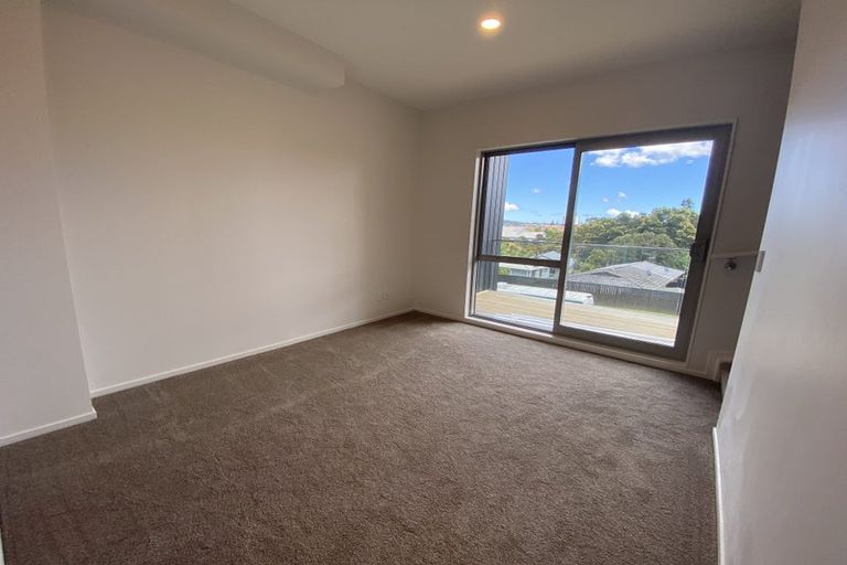 Photo of property in 57d Edmonton Road, Henderson, Auckland, 0612