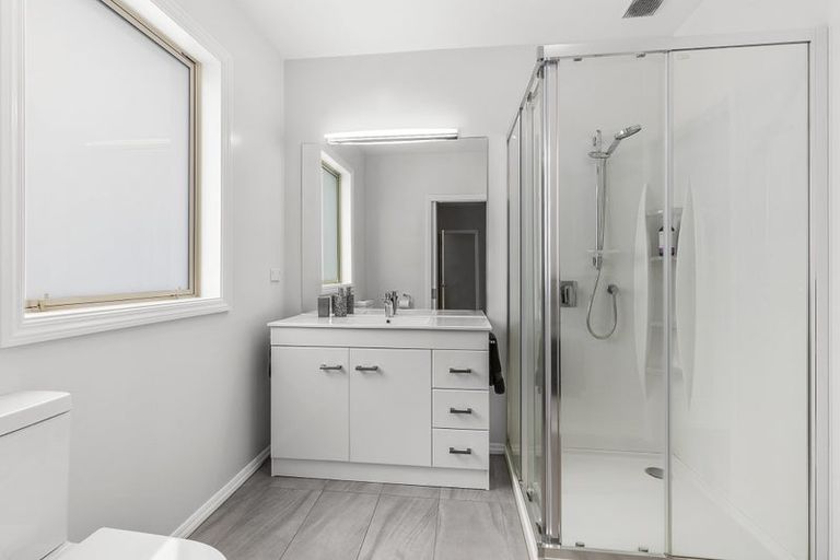 Photo of property in 11 Wilmshurst Place, Tawa, Wellington, 5028