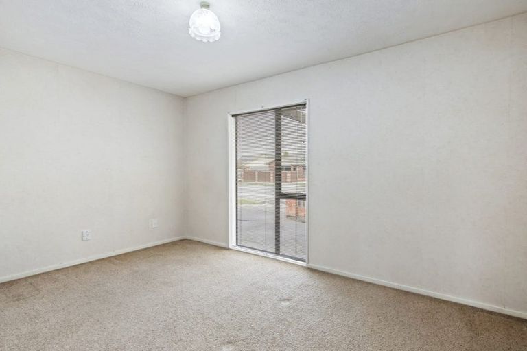 Photo of property in 2/280b Sawyers Arms Road, Bishopdale, Christchurch, 8053