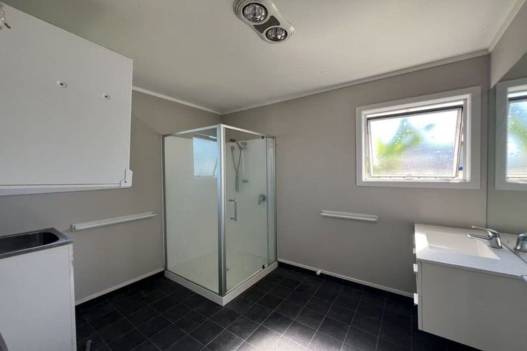 Photo of property in 11 Vimy Place, Mangere, Auckland, 2022