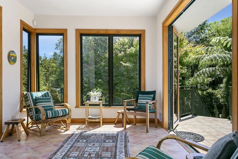 Photo of property in 40 Whakamoenga Point, Acacia Bay, Taupo, 3385